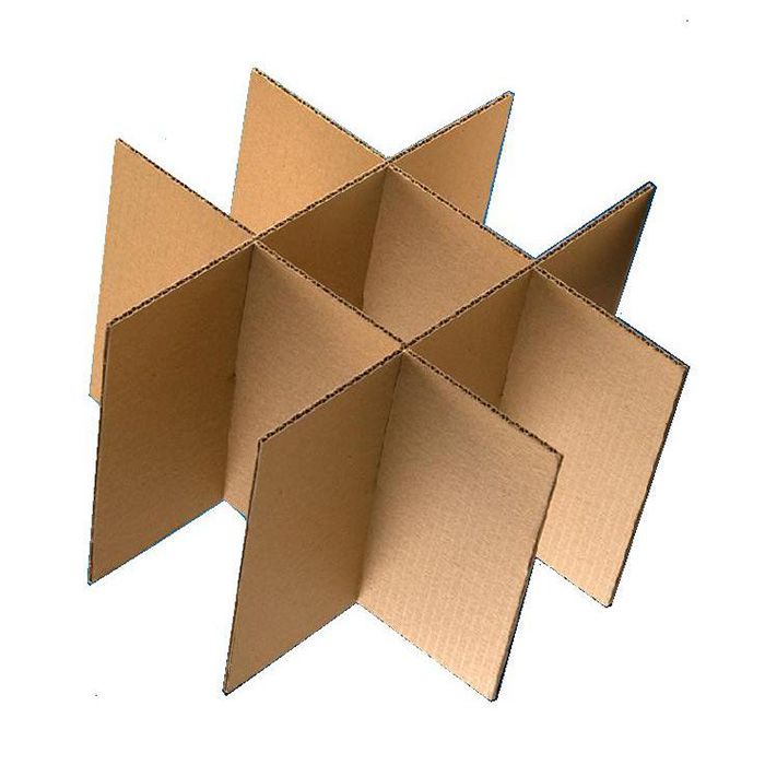 Detalle de rejilla de cartón con celdas individuales